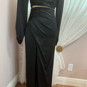 Cinq a Sept
Kaitlyn Satin Slit Skirt